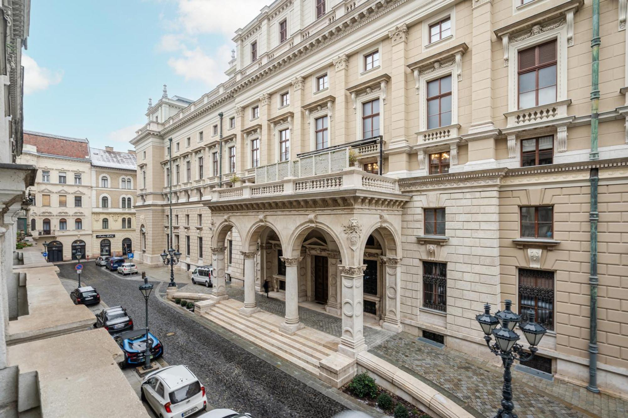 Opera Balkony Luxury With Free Parking Budapesta