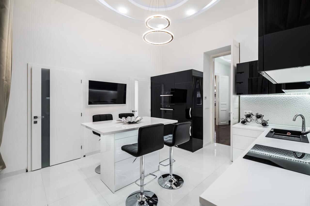 Opera Balkony Luxury With Free Parking Budapesta