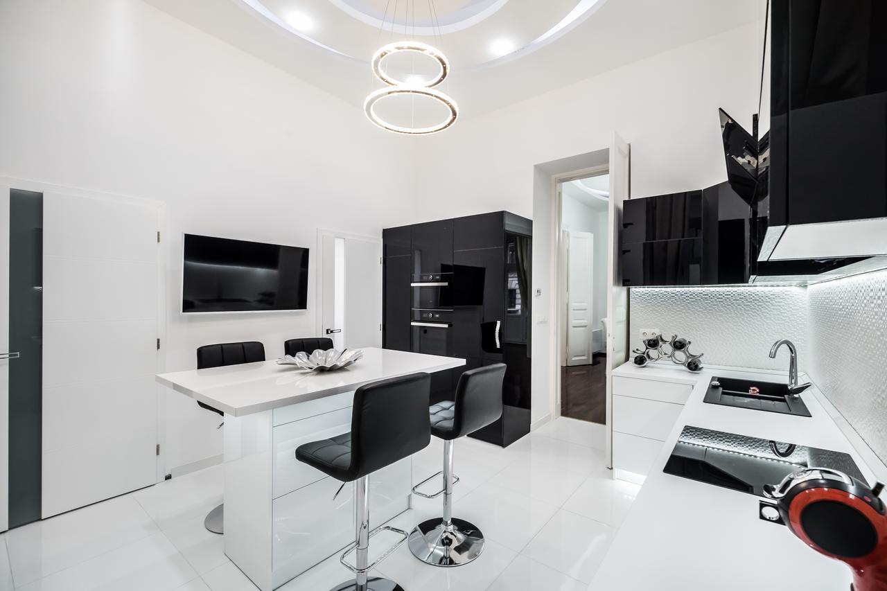 Opera Balkony Luxury With Free Parking Apartament Budapesta