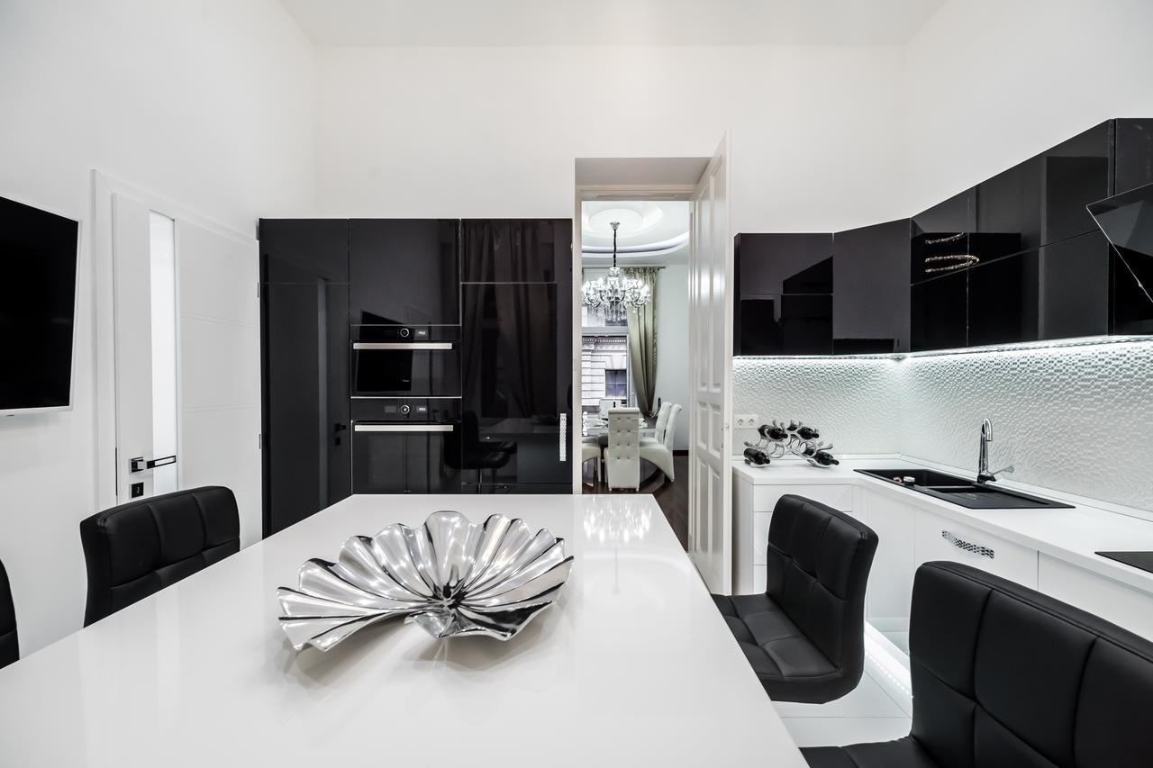 Opera Balkony Luxury With Free Parking Apartament *